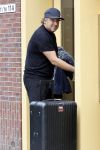 Alkmaar 15 augustus 2020
Marco Borsato arriveert bij zijn nieuwe appartement met kleding die hij bij zijn moeder heeft opgehaald. Hij heeft de afgelopen nacht voor het eerst in zijn nieuwe huis/appartement geslapen