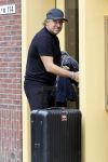 Alkmaar 15 augustus 2020
Marco Borsato arriveert bij zijn nieuwe appartement met kleding die hij bij zijn moeder heeft opgehaald. Hij heeft de afgelopen nacht voor het eerst in zijn nieuwe huis/appartement geslapen