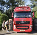 Hengelo, 31 Juli 2020
Martien Meiland verhuist van zijn chateau naar een driedubbele boederij in het Gelderse Hengelo
