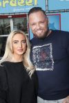 Capelle aan de Ijssel 30 oktober 2018
Michael v d Plas , zijn vriendin Naomi Dijkstra  en Manager Jake Hampel shoppen bij de monster voordeel winkel  voor ieder kind verdient de sint .