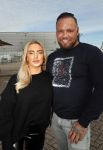 Capelle aan de Ijssel 30 oktober 2018
Michael v d Plas , zijn vriendin Naomi Dijkstra  en Manager Jake Hampel shoppen bij de monster voordeel winkel  voor ieder kind verdient de sint .