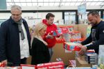 Capelle aan de Ijssel 30 oktober 2018
Michael v d Plas , zijn vriendin Naomi Dijkstra  en Manager Jake Hampel shoppen bij de monster voordeel winkel  voor ieder kind verdient de sint .