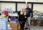 Capelle aan de Ijssel 30 oktober 2018
Michael v d Plas , zijn vriendin Naomi Dijkstra  en Manager Jake Hampel shoppen bij de monster voordeel winkel  voor ieder kind verdient de sint .