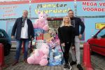 Capelle aan de Ijssel 30 oktober 2018
Michael v d Plas , zijn vriendin Naomi Dijkstra  en Manager Jake Hampel shoppen bij de monster voordeel winkel  voor ieder kind verdient de sint .