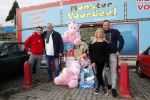 Capelle aan de Ijssel 30 oktober 2018
Michael v d Plas , zijn vriendin Naomi Dijkstra  en Manager Jake Hampel shoppen bij de monster voordeel winkel  voor ieder kind verdient de sint .