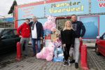 Capelle aan de Ijssel 30 oktober 2018
Michael v d Plas , zijn vriendin Naomi Dijkstra  en Manager Jake Hampel shoppen bij de monster voordeel winkel  voor ieder kind verdient de sint .