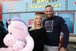 Capelle aan de Ijssel 30 oktober 2018
Michael v d Plas , zijn vriendin Naomi Dijkstra  en Manager Jake Hampel shoppen bij de monster voordeel winkel  voor ieder kind verdient de sint .