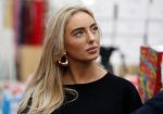 Capelle aan de Ijssel 30 oktober 2018
Michael v d Plas , zijn vriendin Naomi Dijkstra  en Manager Jake Hampel shoppen bij de monster voordeel winkel  voor ieder kind verdient de sint .