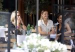 Amsterdam 19 augustus 2020
Nikkie Plessen met vriendinnen op terras bij Ferilli