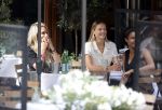 Amsterdam 19 augustus 2020
Nikkie Plessen met vriendinnen op terras bij Ferilli
