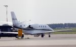 Schiphol Oost 17 september 2020
Gigi Ravelli en haar kind vliegen vanaf schiphol oost met een prive vliegtuig naar een buitenlandse bestemming. Ook vriendinnen en hun kinderen vliegen mee.