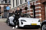 Amsterdam 4 september 2020
Robert Doornbos met zijn Porsche taycan Turbo . Deze porsche is volledig electrisch