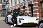 Amsterdam 4 september 2020
Robert Doornbos met zijn Porsche taycan Turbo . Deze porsche is volledig electrisch