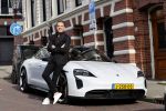 Amsterdam 4 september 2020
Robert Doornbos met zijn Porsche taycan Turbo . Deze porsche is volledig electrisch