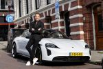 Amsterdam 4 september 2020
Robert Doornbos met zijn Porsche taycan Turbo . Deze porsche is volledig electrisch