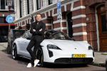 Amsterdam 4 september 2020
Robert Doornbos met zijn Porsche taycan Turbo . Deze porsche is volledig electrisch