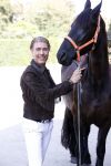 Wassenaar 15 september 2020
Rogier Smit heeft als verjaardagscadeau een rit op een paard gekregen . Het is bij manege de Friezen Hendrikse