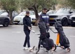 Badhoevedorp 3 september 2020
Golfwedstrijd Makelaars kantoor Bart ter Haar met oa Ruud Gullit , Karin de Rooij Martijn Krabbe en Winston Gerschtanowitz. Ze spelen op golfbaan de international.