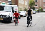 Amsterdam 12 september 2020
Sunnery James met zijn zoon Phyllon op de fiets in Amsterdam zuid