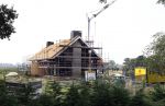 Amstelbveen 15 en 16 augustus 2020
De nieuwe villa / huis van Sven Kramer en Naomi v As in aanbouw aan de Amstel.