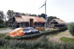 Amstelbveen 15 en 16 augustus 2020
De nieuwe villa / huis van Sven Kramer en Naomi v As in aanbouw aan de Amstel.