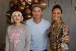 Amsterdam 14 september 2020
Presentatie frisdrank en reep van Fajah Lourens die bij alle jumbo supermarkten verkocht gaat worden .
Victoria Koblenko met Fajah en Winston Post