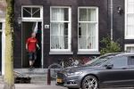 Amsterdam 17 augustus 2020
Het huis van Youp v t Hek en zijn vrouw Debbie Petter wordt verbouwd