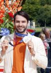 Den Haag 10 augustus 2021
De olympische sporters die een medaille hebben gewonnen op de olympische spelen van Tokyo worden geeerd door oa Mark Rutte en Minister Stef Blok. De huldiging vint plaats in het sportcentrum in het zuiderpark.
Aanwezig oa  Sifan Hassan Harrie Lavreysen  Kiran Badloe Annemiek v d Vleuten Niek Kimmann Shanne Braspennincx Abdi Nageeye Jeffrey Hoogland Gabriella Schloesser Steve Wijler Arno Kamminga Sharon v Rouwendaal Tom Dumoulin Anouk Vetter Femke Bol Nouchka Fontijn Merel Smulders Sanne v Dijke Maikel v d Vleuten Kirsten Wild Annemiek Bekkering Annette Duetz Emma Oosterwegel Marit Bouwmeester Anna v d Breggen Roy v d Berg , heren 4 roeien , dames 2 roeien, heren 4x 400m  en het nederlands dames hockeyteam .Ook chef de Mission Pieter v d Hoogenband is er natuurlijk bij .