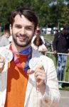 Den Haag 10 augustus 2021
De olympische sporters die een medaille hebben gewonnen op de olympische spelen van Tokyo worden geeerd door oa Mark Rutte en Minister Stef Blok. De huldiging vint plaats in het sportcentrum in het zuiderpark.
Aanwezig oa  Sifan Hassan Harrie Lavreysen  Kiran Badloe Annemiek v d Vleuten Niek Kimmann Shanne Braspennincx Abdi Nageeye Jeffrey Hoogland Gabriella Schloesser Steve Wijler Arno Kamminga Sharon v Rouwendaal Tom Dumoulin Anouk Vetter Femke Bol Nouchka Fontijn Merel Smulders Sanne v Dijke Maikel v d Vleuten Kirsten Wild Annemiek Bekkering Annette Duetz Emma Oosterwegel Marit Bouwmeester Anna v d Breggen Roy v d Berg , heren 4 roeien , dames 2 roeien, heren 4x 400m  en het nederlands dames hockeyteam .Ook chef de Mission Pieter v d Hoogenband is er natuurlijk bij .