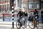 Amsterdam 13-14 en 15 augustus 2021
Art Rooijakkers op de fiets en zijn huis op de wallen