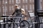 Amsterdam 13-14 en 15 augustus 2021
Art Rooijakkers op de fiets en zijn huis op de wallen