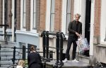 Amsterdam 29 augustus 2021
Art Rooijakkers en zijn ex Andrea Pleijte en hun dochters bij het huis van Art . Ze zijn met een boot gaan varen door de grachten van Amsterdam.