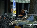 Amsterdam 24 augustus 2021
Astrid Joosten aan het winkelen in Amsterdam zuid.