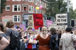 Amsterdam 21 augustus 2021
Demonstratie Mute us in amsterdam . Er zijn meerdere djs aanwezig zoals Sunnery James Ryan Marciano Ronald Molendijk Fred v Leer Sidney Brandeis en Menno Kohler.