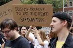 Amsterdam 21 augustus 2021
Demonstratie Mute us in amsterdam . Er zijn meerdere djs aanwezig zoals Sunnery James Ryan Marciano Ronald Molendijk Fred v Leer Sidney Brandeis en Menno Kohler.