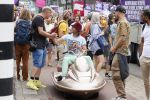 Amsterdam 21 augustus 2021
Demonstratie Mute us in amsterdam . Er zijn meerdere djs aanwezig zoals Sunnery James Ryan Marciano Ronald Molendijk Fred v Leer Sidney Brandeis en Menno Kohler.