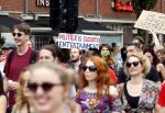 Amsterdam 21 augustus 2021
Demonstratie Mute us in amsterdam . Er zijn meerdere djs aanwezig zoals Sunnery James Ryan Marciano Ronald Molendijk Fred v Leer Sidney Brandeis en Menno Kohler.
