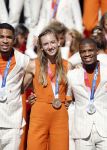 Den Haag 10 augustus 2021
Koning Willem Alexander en Koningin Maxima ontvangen op paleis noordeinde alle medaillewinnaars van de Olympische spelen in Tokyo. oa Sifan Hassan Harrie Lavreysen  Kiran Badloe Annemiek v d Vleuten Niek Kimmann Shanne Braspennincx Abdi Nageeye Jeffrey Hoogland Gabriella Schloesser Steve Wijler Arno Kamminga Sharon v Rouwendaal Tom Dumoulin Anouk Vetter Femke Bol Nouchka Fontijn Merel Smulders Sanne v Dijke Maikel v d Vleuten Kirsten Wild Annemiek Bekkering Annette Duetz Emma Oosterwegel Marit Bouwmeester Anna v d Breggen Roy v d Berg , heren 4 roeien , dames 2 roeien, heren 4x 400m  en het nederlands dames hockeyteam .Ook chef de Mission Pieter v d Hoogenband is er natuurlijk bij .