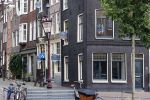 Amsterdam 16 augustus 2021
Frank sanders heeft al een paar appartementen verkochten en er staan er nog een paar te koop