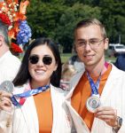 Den Haag 10 augustus 2021
De olympische sporters die een medaille hebben gewonnen op de olympische spelen van Tokyo worden geeerd door oa Mark Rutte en Minister Stef Blok. De huldiging vint plaats in het sportcentrum in het zuiderpark.
Aanwezig oa  Sifan Hassan Harrie Lavreysen  Kiran Badloe Annemiek v d Vleuten Niek Kimmann Shanne Braspennincx Abdi Nageeye Jeffrey Hoogland Gabriella Schloesser Steve Wijler Arno Kamminga Sharon v Rouwendaal Tom Dumoulin Anouk Vetter Femke Bol Nouchka Fontijn Merel Smulders Sanne v Dijke Maikel v d Vleuten Kirsten Wild Annemiek Bekkering Annette Duetz Emma Oosterwegel Marit Bouwmeester Anna v d Breggen Roy v d Berg , heren 4 roeien , dames 2 roeien, heren 4x 400m  en het nederlands dames hockeyteam .Ook chef de Mission Pieter v d Hoogenband is er natuurlijk bij .