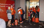 Schiphol 9 augustus 2021
Harrie Lavreijsen wordt verwelkomt door zijn ouders zus en vriendin Noor Leijten bij aankomst op schiphol.