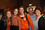 Schiphol 9 augustus 2021
Harrie Lavreijsen wordt verwelkomt door zijn ouders zus en vriendin Noor Leijten bij aankomst op schiphol.