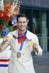 Den Haag 10 augustus 2021
De olympische sporters die een medaille hebben gewonnen op de olympische spelen van Tokyo worden geeerd door oa Mark Rutte en Minister Stef Blok. De huldiging vint plaats in het sportcentrum in het zuiderpark.
Aanwezig oa  Sifan Hassan Harrie Lavreysen  Kiran Badloe Annemiek v d Vleuten Niek Kimmann Shanne Braspennincx Abdi Nageeye Jeffrey Hoogland Gabriella Schloesser Steve Wijler Arno Kamminga Sharon v Rouwendaal Tom Dumoulin Anouk Vetter Femke Bol Nouchka Fontijn Merel Smulders Sanne v Dijke Maikel v d Vleuten Kirsten Wild Annemiek Bekkering Annette Duetz Emma Oosterwegel Marit Bouwmeester Anna v d Breggen Roy v d Berg , heren 4 roeien , dames 2 roeien, heren 4x 400m  en het nederlands dames hockeyteam .Ook chef de Mission Pieter v d Hoogenband is er natuurlijk bij .