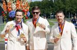 Den Haag 10 augustus 2021
De olympische sporters die een medaille hebben gewonnen op de olympische spelen van Tokyo worden geeerd door oa Mark Rutte en Minister Stef Blok. De huldiging vint plaats in het sportcentrum in het zuiderpark.
Aanwezig oa  Sifan Hassan Harrie Lavreysen  Kiran Badloe Annemiek v d Vleuten Niek Kimmann Shanne Braspennincx Abdi Nageeye Jeffrey Hoogland Gabriella Schloesser Steve Wijler Arno Kamminga Sharon v Rouwendaal Tom Dumoulin Anouk Vetter Femke Bol Nouchka Fontijn Merel Smulders Sanne v Dijke Maikel v d Vleuten Kirsten Wild Annemiek Bekkering Annette Duetz Emma Oosterwegel Marit Bouwmeester Anna v d Breggen Roy v d Berg , heren 4 roeien , dames 2 roeien, heren 4x 400m  en het nederlands dames hockeyteam .Ook chef de Mission Pieter v d Hoogenband is er natuurlijk bij .