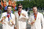 Den Haag 10 augustus 2021
De olympische sporters die een medaille hebben gewonnen op de olympische spelen van Tokyo worden geeerd door oa Mark Rutte en Minister Stef Blok. De huldiging vint plaats in het sportcentrum in het zuiderpark.
Aanwezig oa  Sifan Hassan Harrie Lavreysen  Kiran Badloe Annemiek v d Vleuten Niek Kimmann Shanne Braspennincx Abdi Nageeye Jeffrey Hoogland Gabriella Schloesser Steve Wijler Arno Kamminga Sharon v Rouwendaal Tom Dumoulin Anouk Vetter Femke Bol Nouchka Fontijn Merel Smulders Sanne v Dijke Maikel v d Vleuten Kirsten Wild Annemiek Bekkering Annette Duetz Emma Oosterwegel Marit Bouwmeester Anna v d Breggen Roy v d Berg , heren 4 roeien , dames 2 roeien, heren 4x 400m  en het nederlands dames hockeyteam .Ook chef de Mission Pieter v d Hoogenband is er natuurlijk bij .