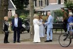 Amsterdam 21 augustus 2021
Jaap Jongbloes is getrouwd met zijn vriendin Inge Baken .
Inge werd door haar vader weg gegeven. Ze gingen met een boot de grachten van Amsterdam op.