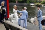 Amsterdam 21 augustus 2021
Jaap Jongbloes is getrouwd met zijn vriendin Inge Baken .
Inge werd door haar vader weg gegeven. Ze gingen met een boot de grachten van Amsterdam op.
