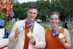Den Haag 10 augustus 2021
De olympische sporters die een medaille hebben gewonnen op de olympische spelen van Tokyo worden geeerd door oa Mark Rutte en Minister Stef Blok. De huldiging vint plaats in het sportcentrum in het zuiderpark.
Aanwezig oa  Sifan Hassan Harrie Lavreysen  Kiran Badloe Annemiek v d Vleuten Niek Kimmann Shanne Braspennincx Abdi Nageeye Jeffrey Hoogland Gabriella Schloesser Steve Wijler Arno Kamminga Sharon v Rouwendaal Tom Dumoulin Anouk Vetter Femke Bol Nouchka Fontijn Merel Smulders Sanne v Dijke Maikel v d Vleuten Kirsten Wild Annemiek Bekkering Annette Duetz Emma Oosterwegel Marit Bouwmeester Anna v d Breggen Roy v d Berg , heren 4 roeien , dames 2 roeien, heren 4x 400m  en het nederlands dames hockeyteam .Ook chef de Mission Pieter v d Hoogenband is er natuurlijk bij .