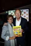 Amsterdam 26 augustus 2021
Presentatie magazine van het DeLaMar theater . Joop v d Ende geeft toespraak . Simone Kleinsma kreeg het eerste exemplaar. Joop en Janine