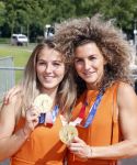 Den Haag 10 augustus 2021
De olympische sporters die een medaille hebben gewonnen op de olympische spelen van Tokyo worden geeerd door oa Mark Rutte en Minister Stef Blok. De huldiging vint plaats in het sportcentrum in het zuiderpark.
Aanwezig oa  Sifan Hassan Harrie Lavreysen  Kiran Badloe Annemiek v d Vleuten Niek Kimmann Shanne Braspennincx Abdi Nageeye Jeffrey Hoogland Gabriella Schloesser Steve Wijler Arno Kamminga Sharon v Rouwendaal Tom Dumoulin Anouk Vetter Femke Bol Nouchka Fontijn Merel Smulders Sanne v Dijke Maikel v d Vleuten Kirsten Wild Annemiek Bekkering Annette Duetz Emma Oosterwegel Marit Bouwmeester Anna v d Breggen Roy v d Berg , heren 4 roeien , dames 2 roeien, heren 4x 400m  en het nederlands dames hockeyteam .Ook chef de Mission Pieter v d Hoogenband is er natuurlijk bij . Maria Verschoor en Xan de Waard